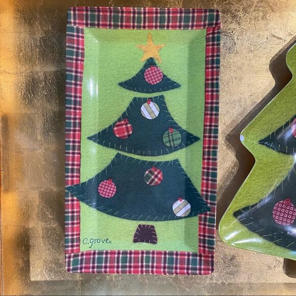 Pair of Citrus Grove Green Plastic Christmas Tree Serving Platters - Picture 2 of 7
